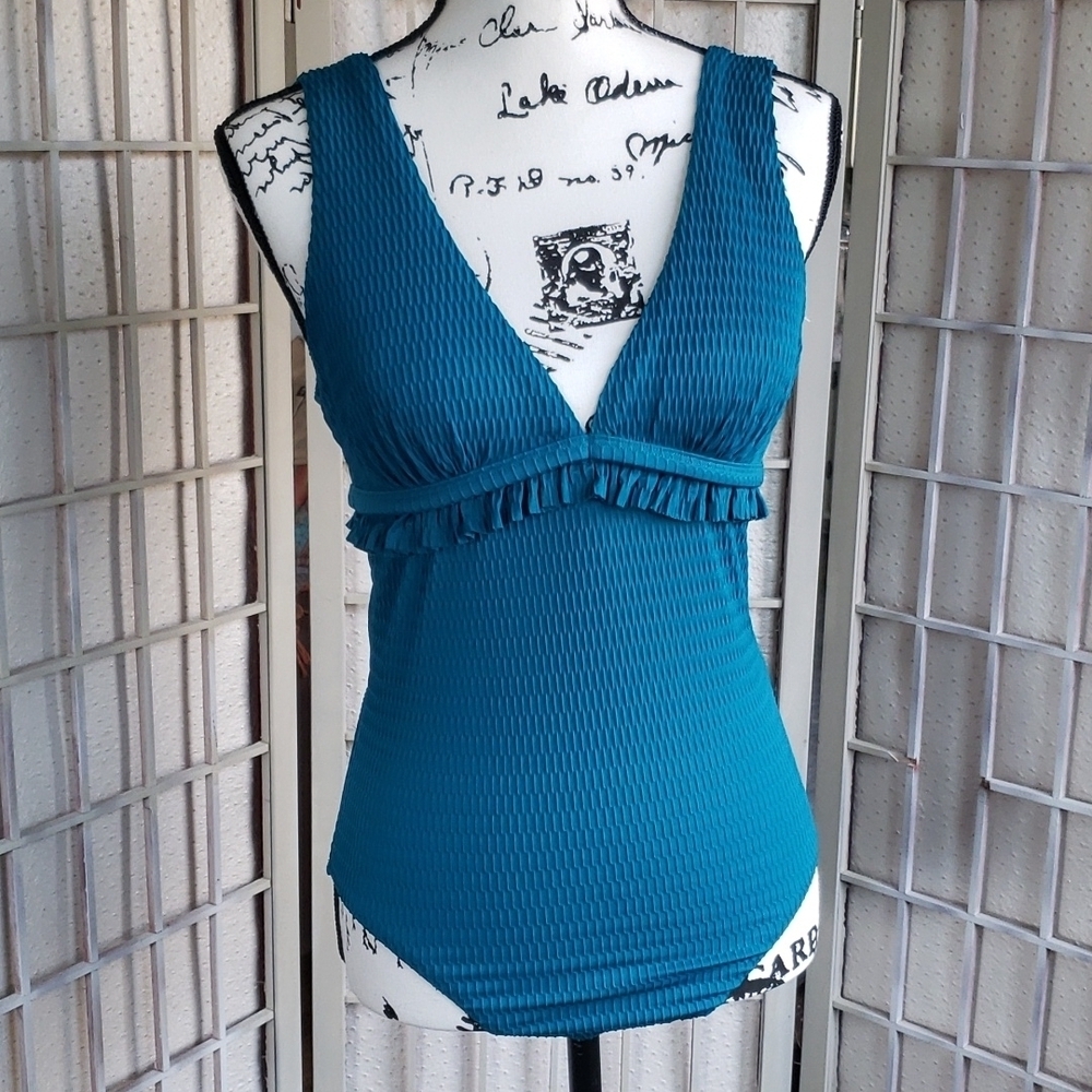 Chelsea 28 blue green nee one piece swimming suit sizeM
